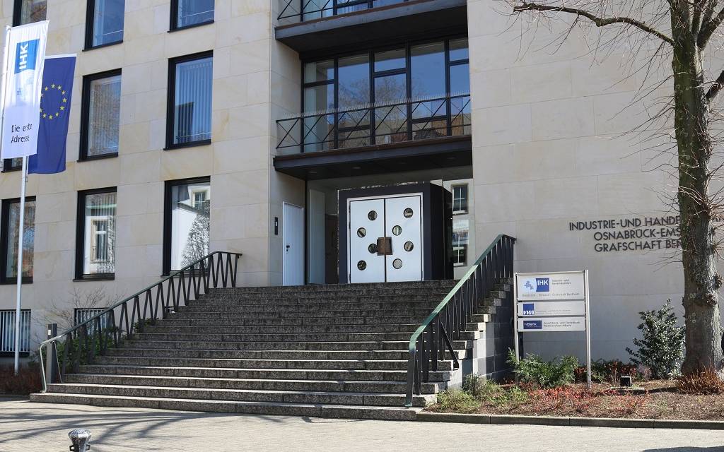 Der Eingang der Industrie- und Handelskammer Osnabrück, Emsland, Grafschaft Bentheim mit dem Treppenaufgang