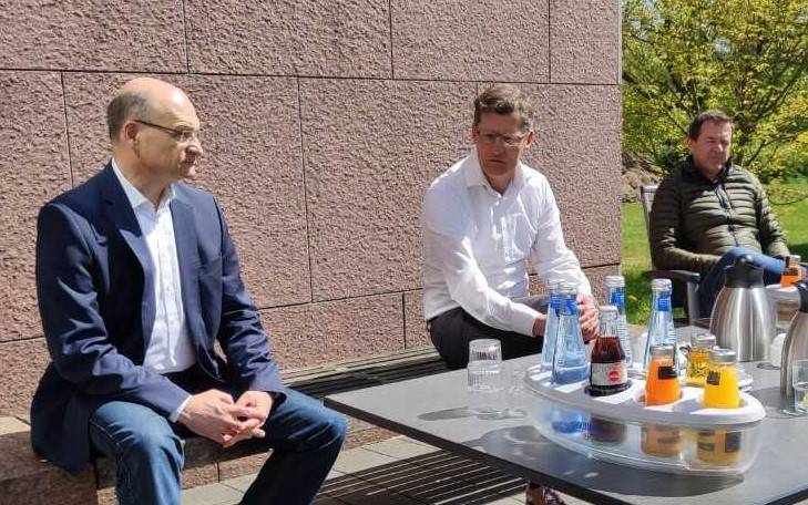 Gehören zum Krisenstab: Kreisdirektor Dr. Martin Sommer, Kreisgesundheitsdezernent Tilman Fuchs, medizinischer Einsazleiter Dr. Karl-Heinz Fuchs