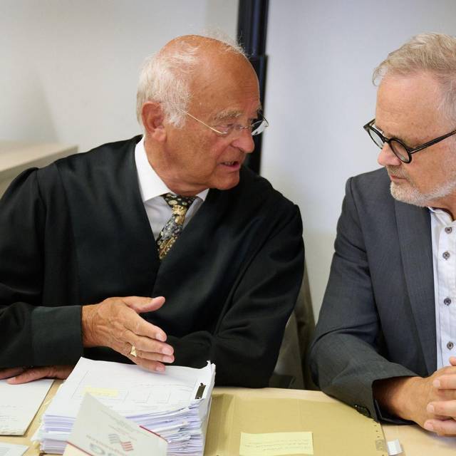 Klage gegen Verbot von Schwangerschaftsabbrüchen