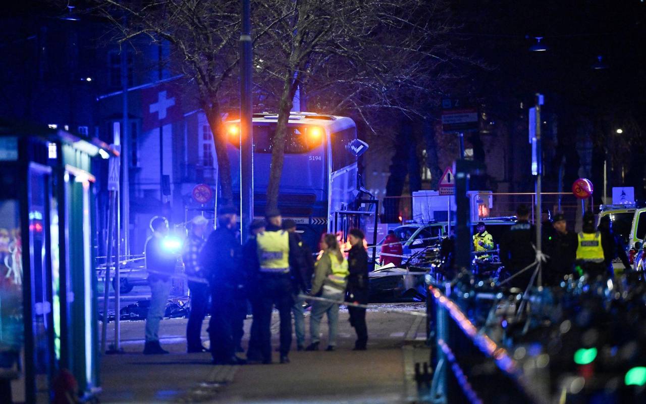 Tote und Verletzte bei Busunfall in Stockholm