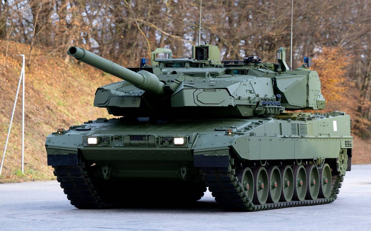 Roll-Out Leopard 2A8 und Panzerhaubitze 2000