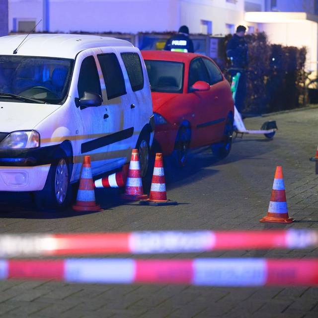 Männer nahe Veranstaltungshalle in Köln angeschossen