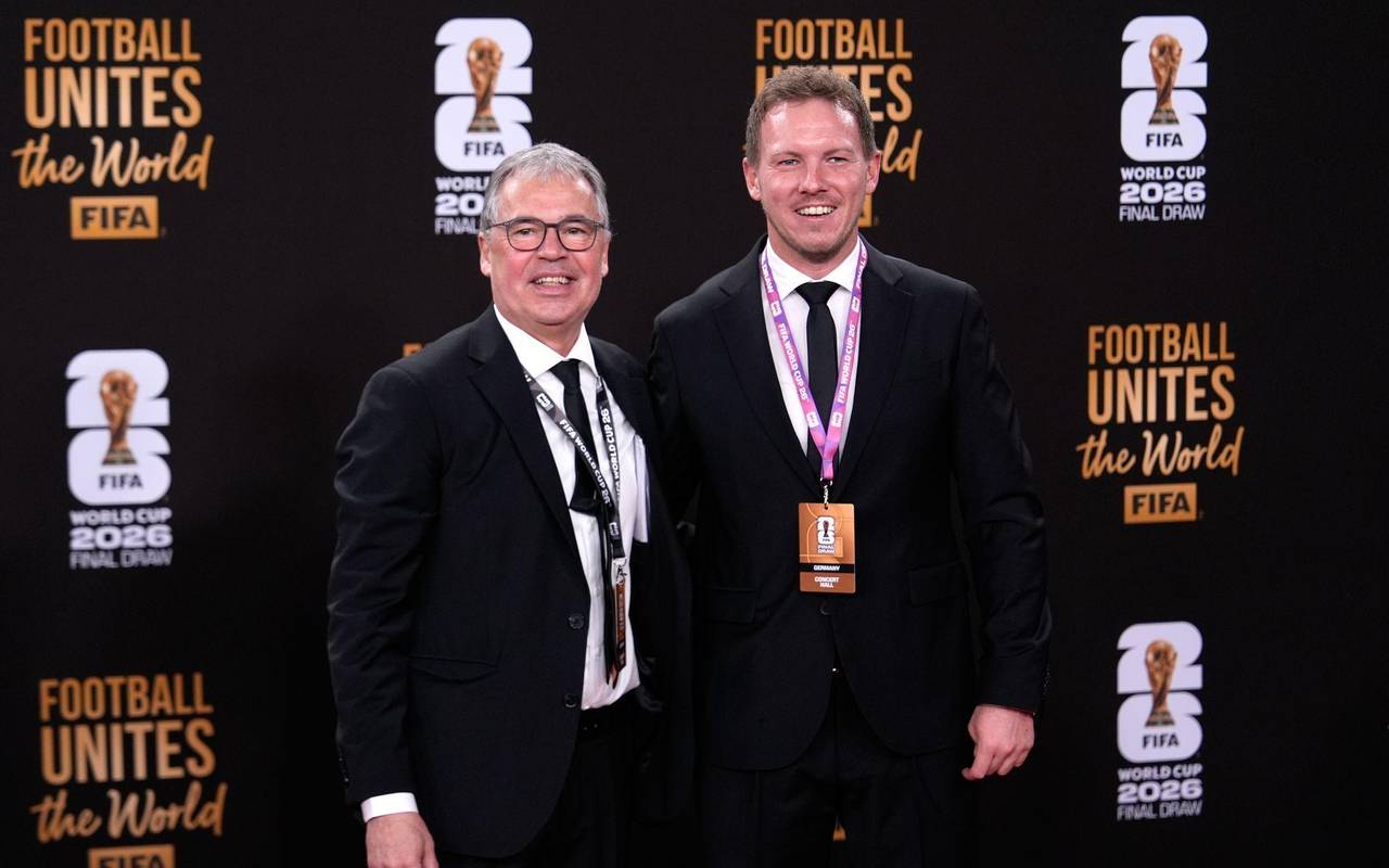 Bundestrainer Nagelsmann (r) und DFB-Geschäftsführer Rettig