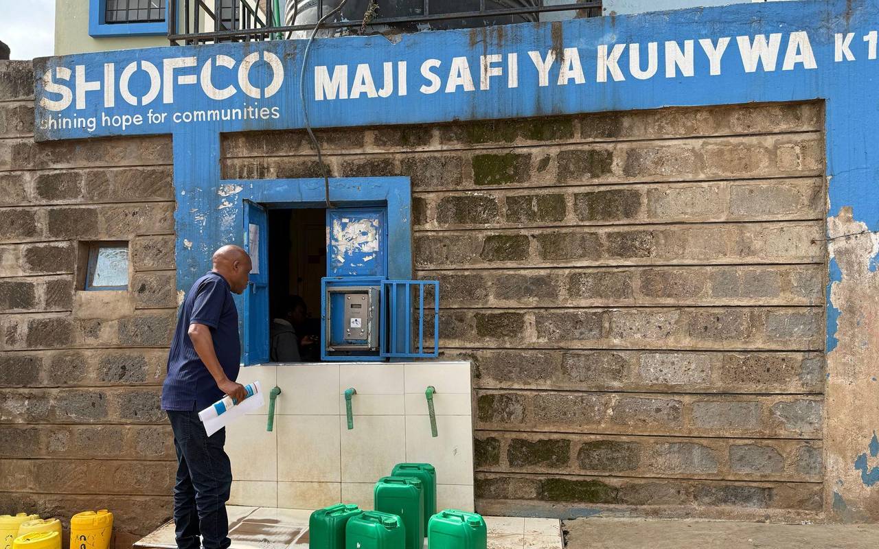 Slum Kibera - Ausgabestelle für sauberes Trinkwasser