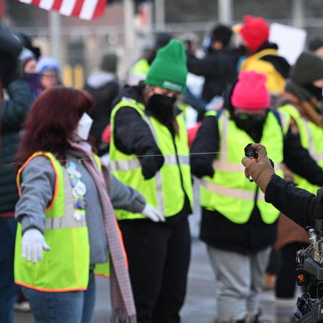 Frau stirbt nach Schüssen eines ICE-Beamten in Minneapolis