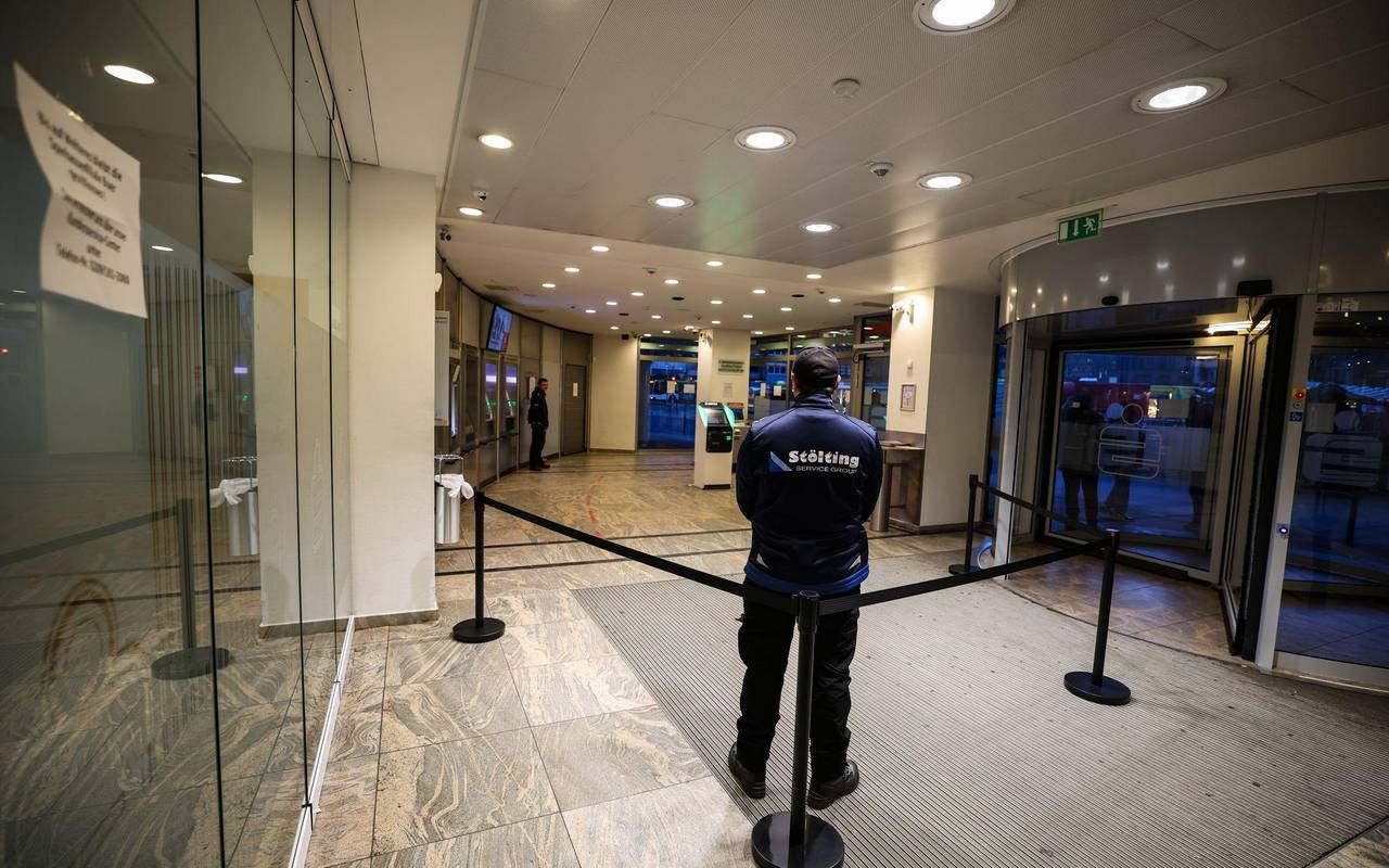 Sparkasse Gelsenkirchen-Buer öffnet nach Einbruch SB-Bereich