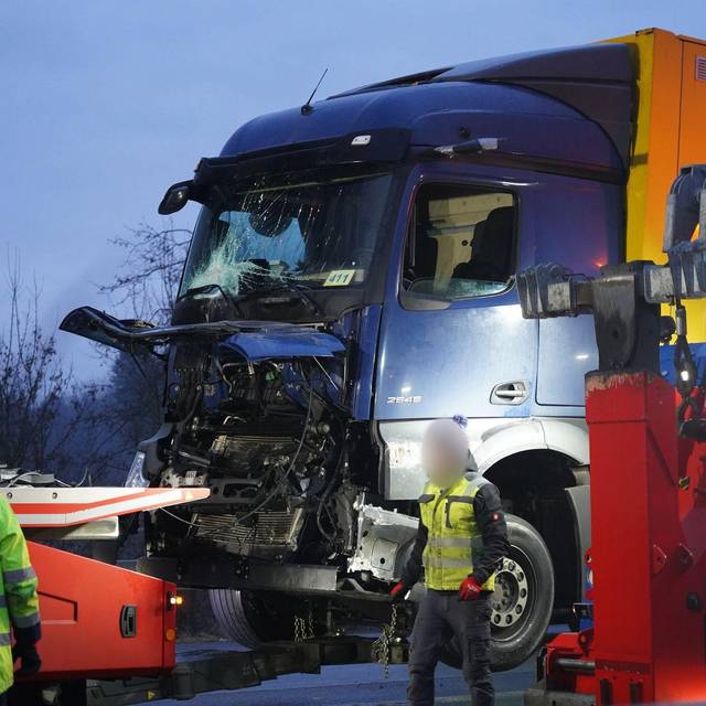 Unfallserie auf der A44 - Tote und Verletzte