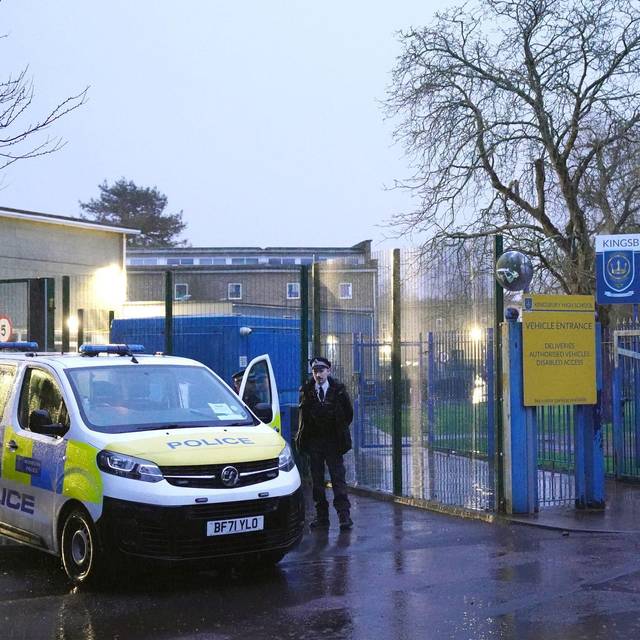 Zwei Teenager an Londoner Schule niedergestochen