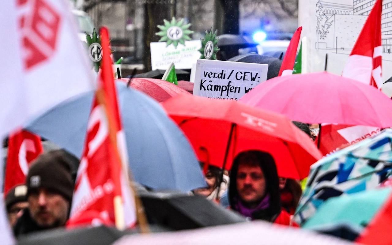 Warnstreik im öffentlichen Dienst in Berlin und Brandenburg