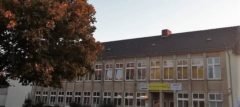 Prosessauftakt gegen mutmaßlich übergriffige Lehrerin