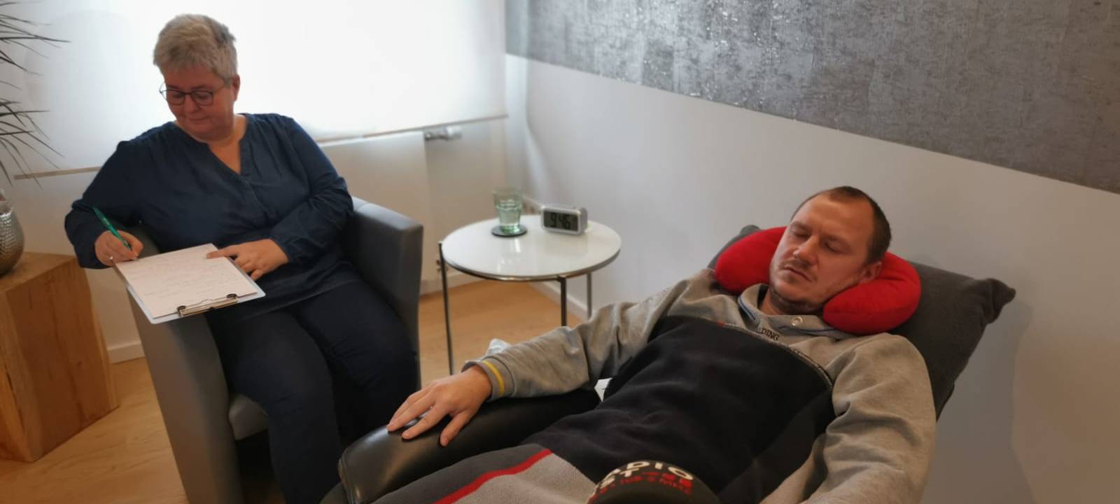 Steve lässt sich hypnotisieren