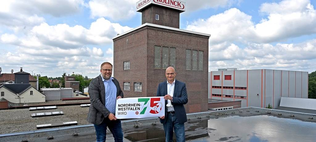 Gebäude in Landesfarben