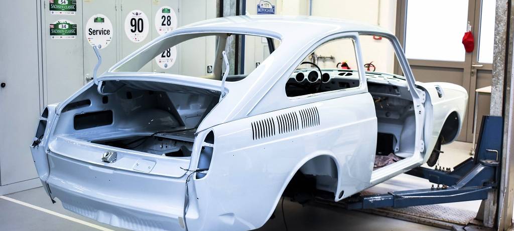 Azubis restaurieren VW Typ 3 aus dem Jahr 1968