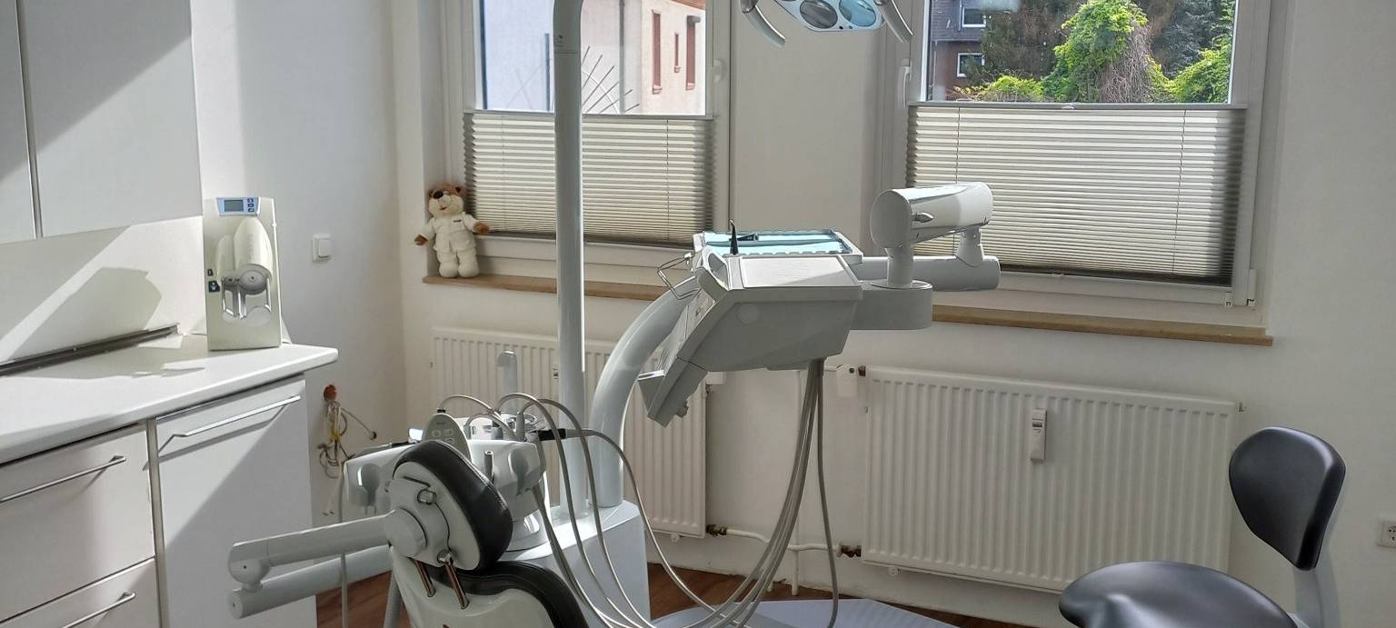 Teure Zahnpasta, Fluorid & Karies: Wir klären Mythen rund ums Zähneputzen