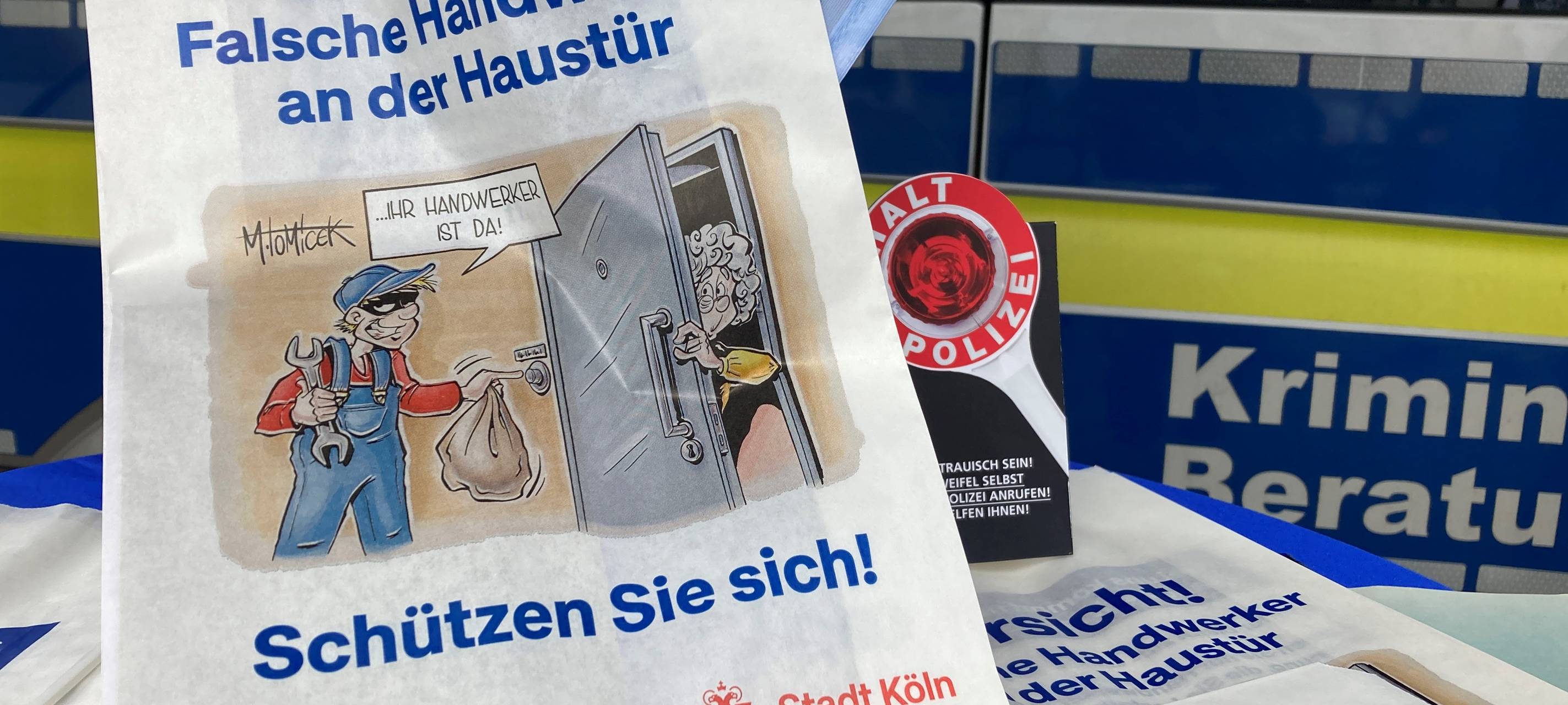 Kuriose Aktion: Brötchentüten warnen in Köln vor falschen Handwerkern