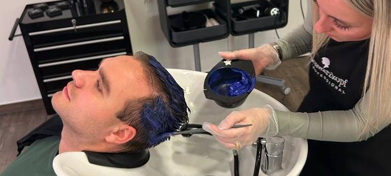 Till tut's und Tanja tut's: Friseur