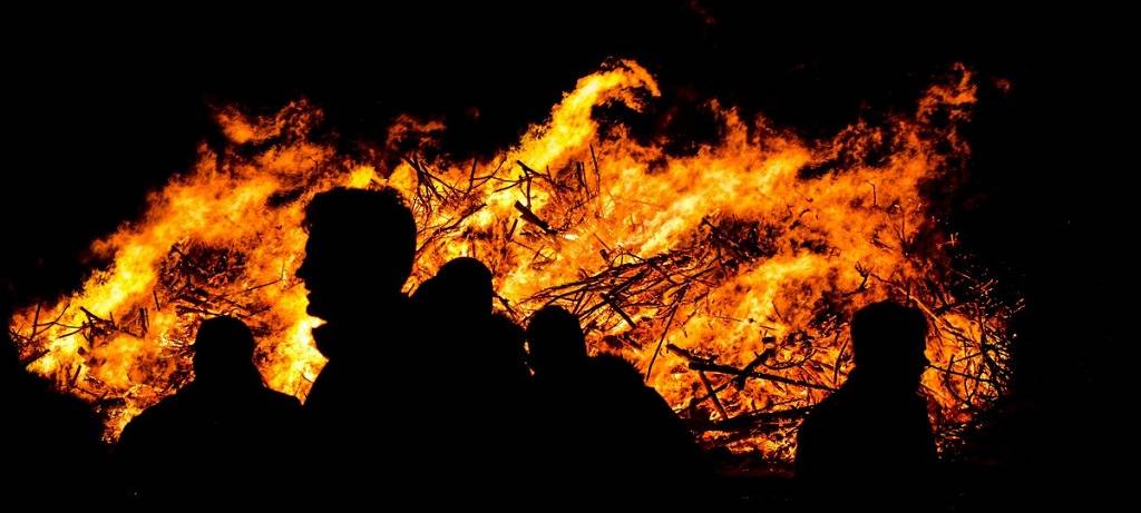 Osterfeuer bei Top-Wetter