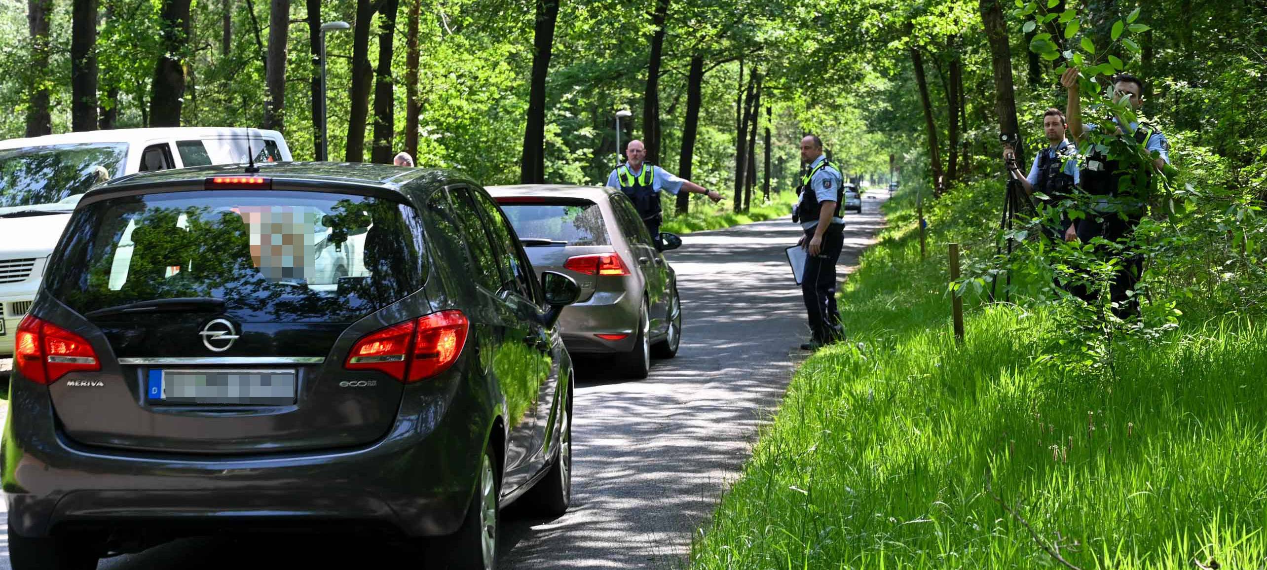 viele Autos fahren auf Fahrradstraße in Neuenkirchen