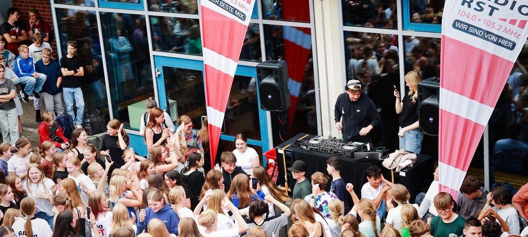 RADIO RST Schulhof Festival