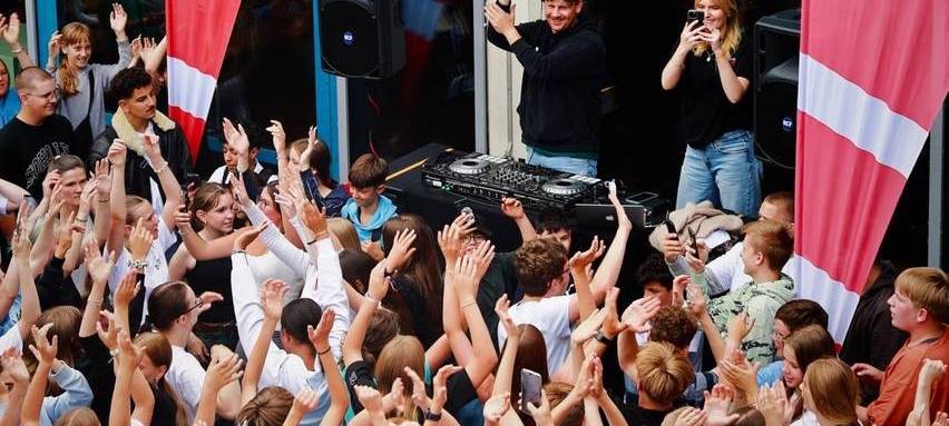 Die beste Pause - Das Back 2 Schoolhof Festival