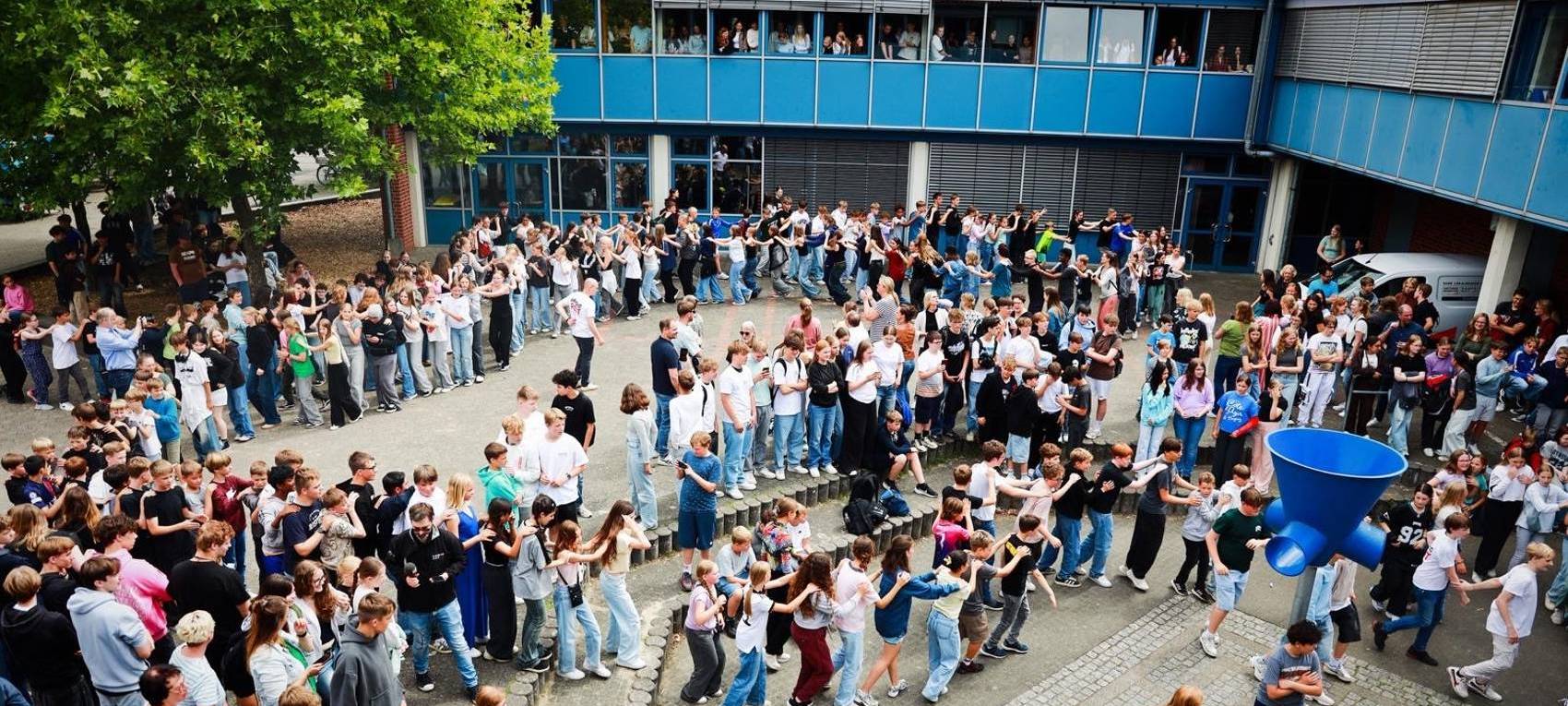 Die beste Pause - Das Back 2 Schoolhof Festival