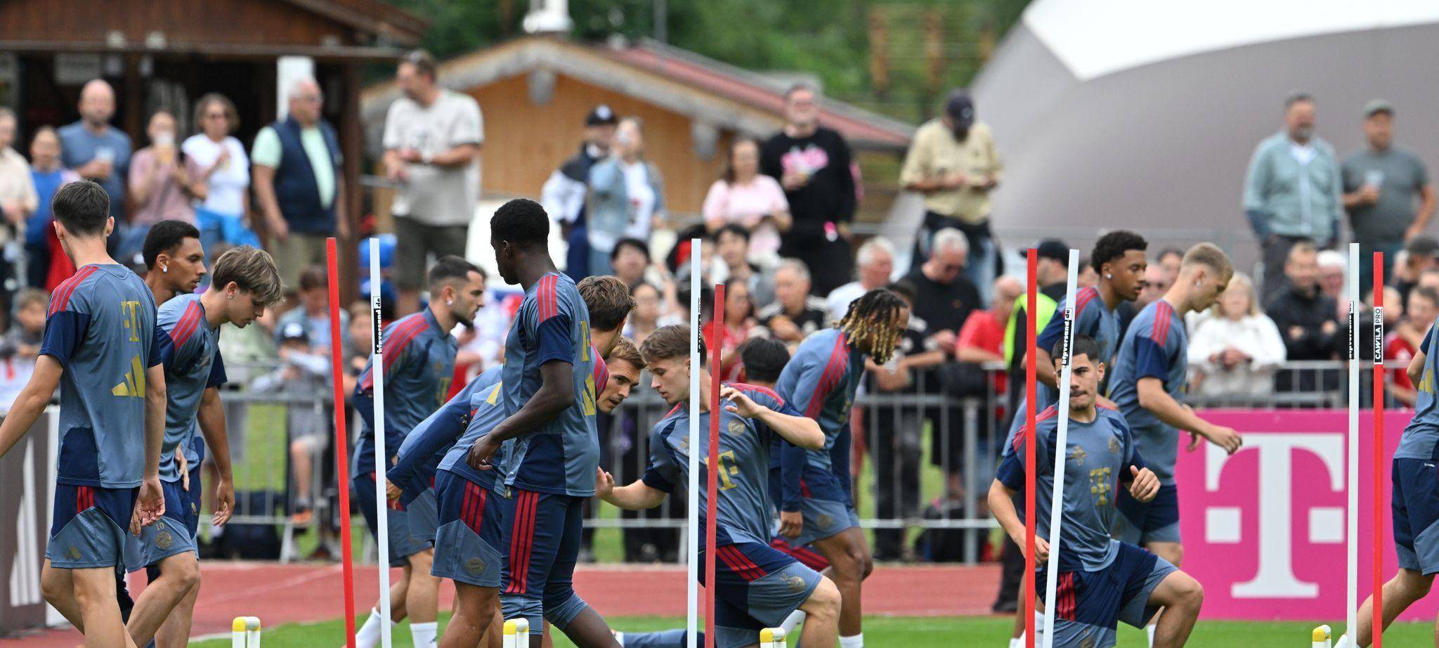 Beginn Trainingslager FC Bayern München