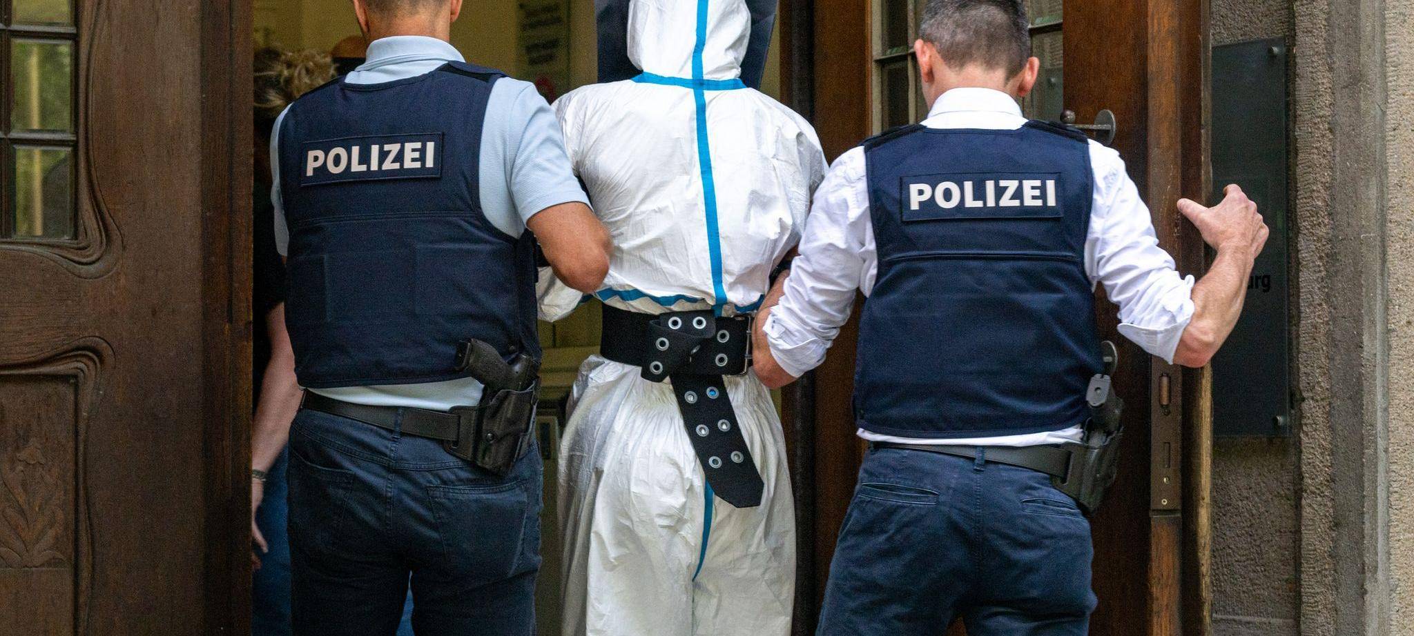 Nach tödlicher Messerattacke in Bankfiliale