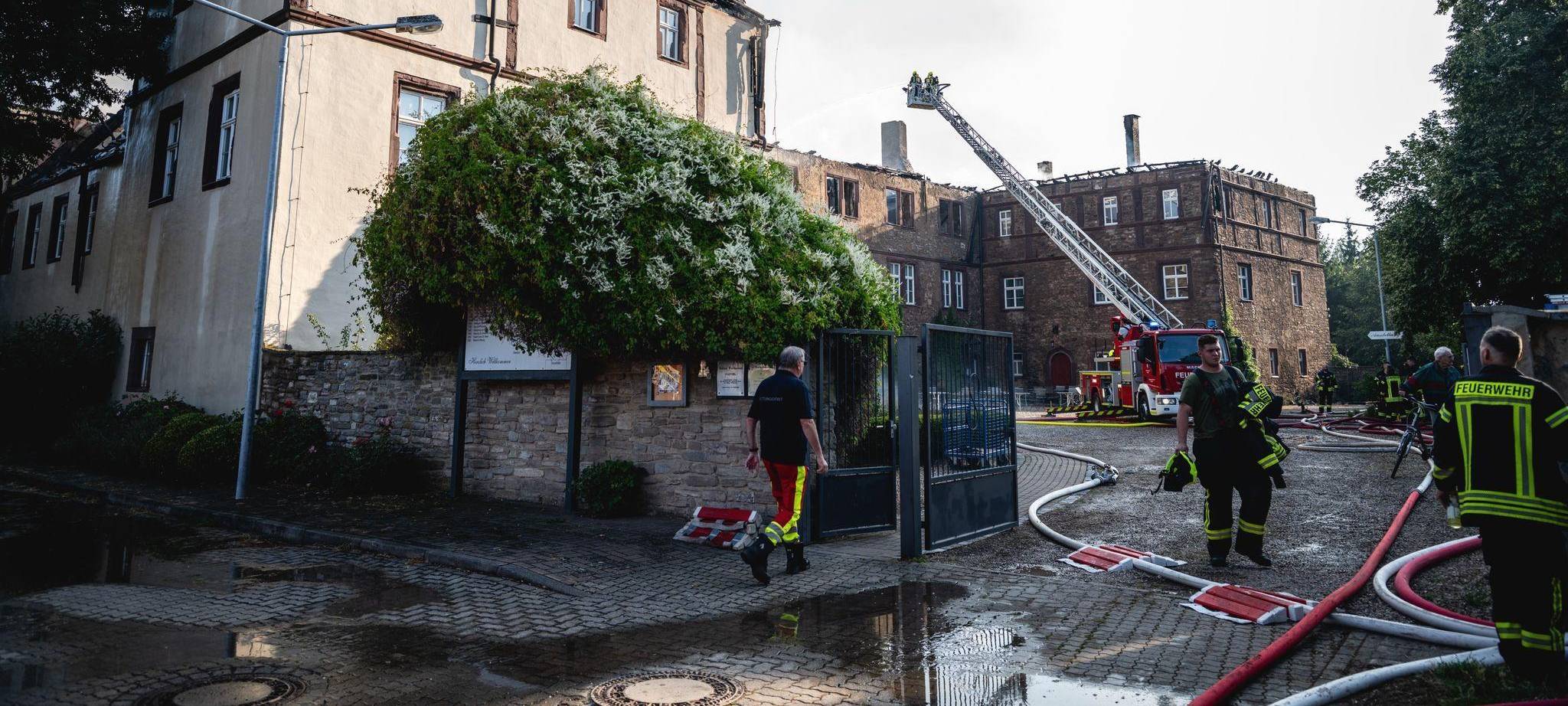 Brand im Schloss Wallhausen