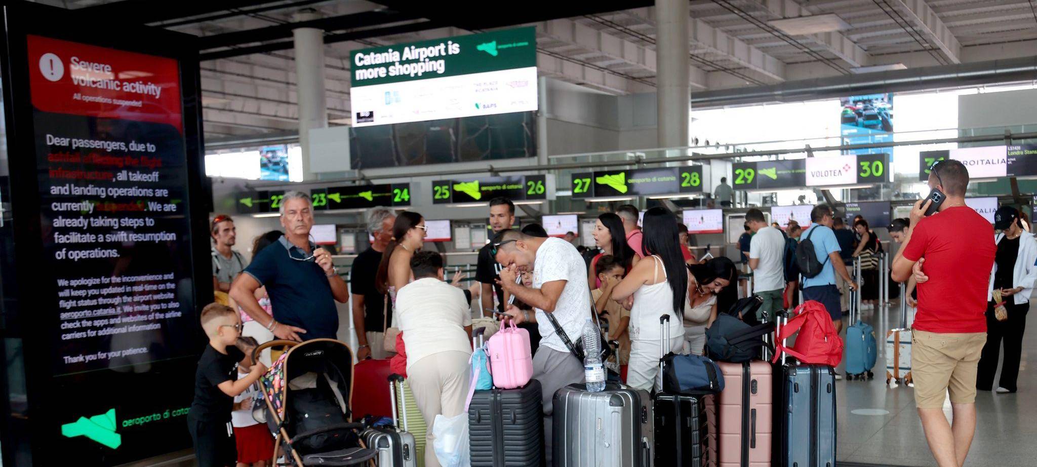 Lava-Spektakel, aber Reisechaos: Ätna legt Catania lahm