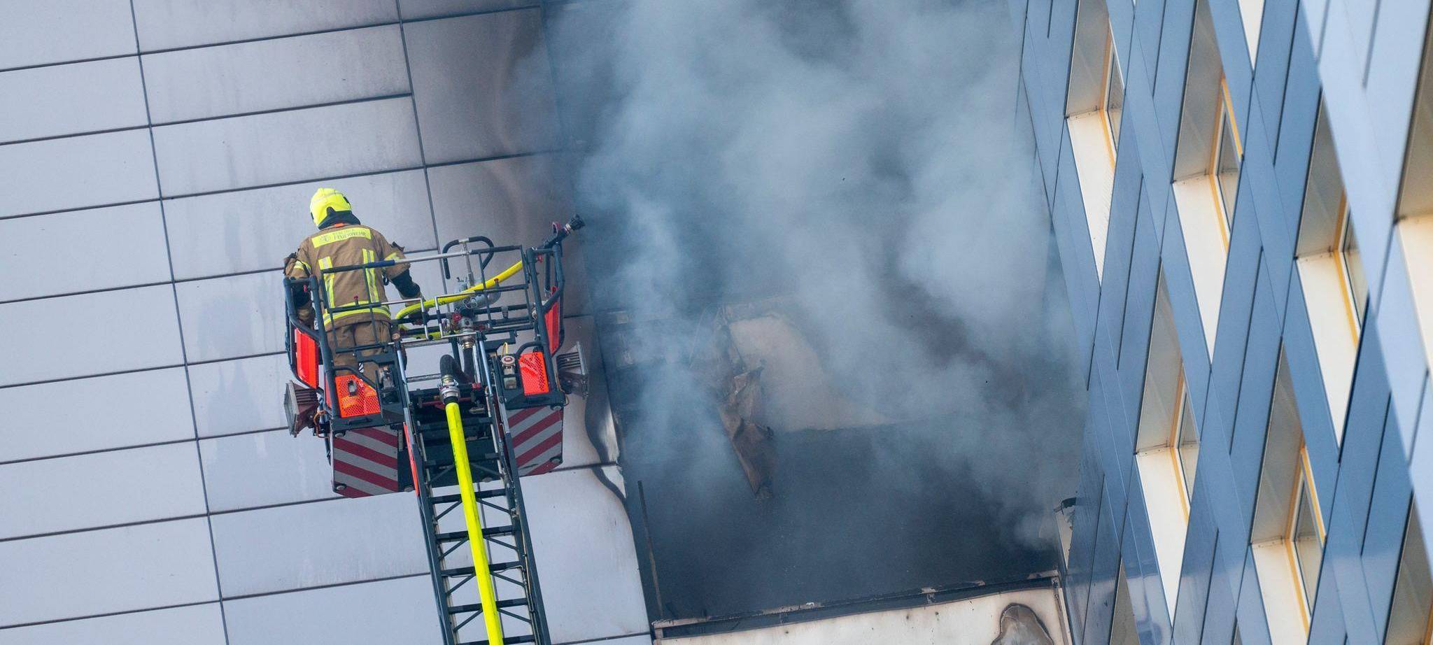 Wohnungsbrand nahe dem Berliner Ostbahnhof