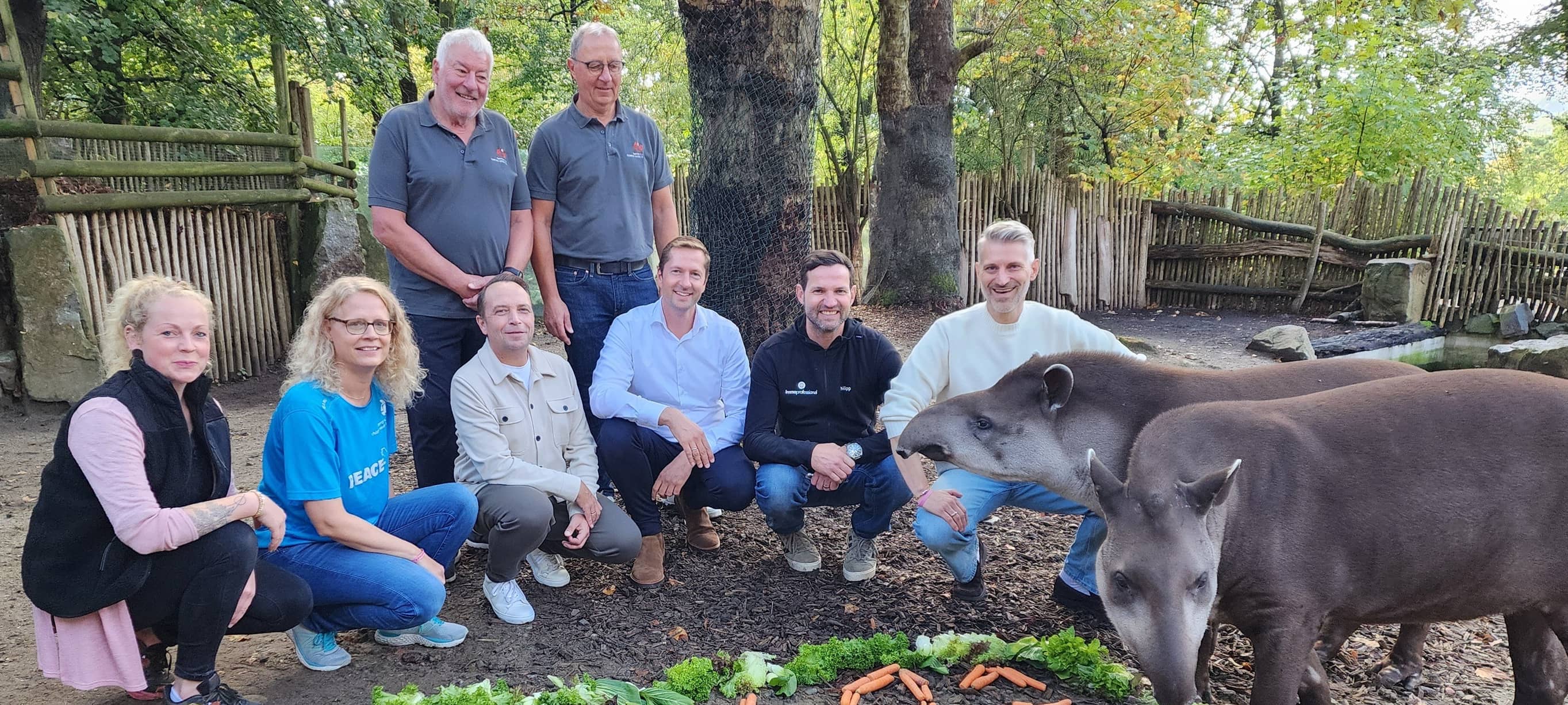 Gruppenfoto mit Vertretern des Zoo-Charity-Lauf