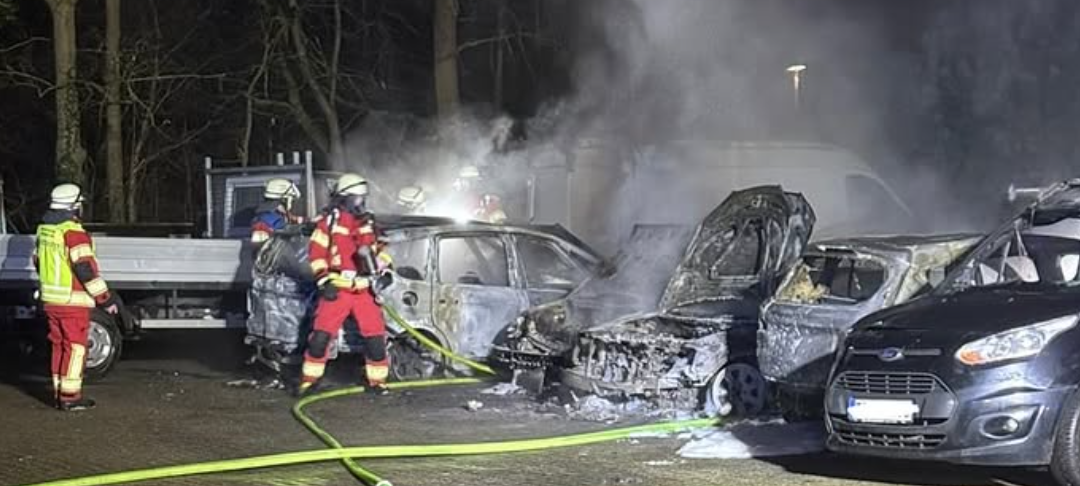 12 Autos brennen in Lengerich